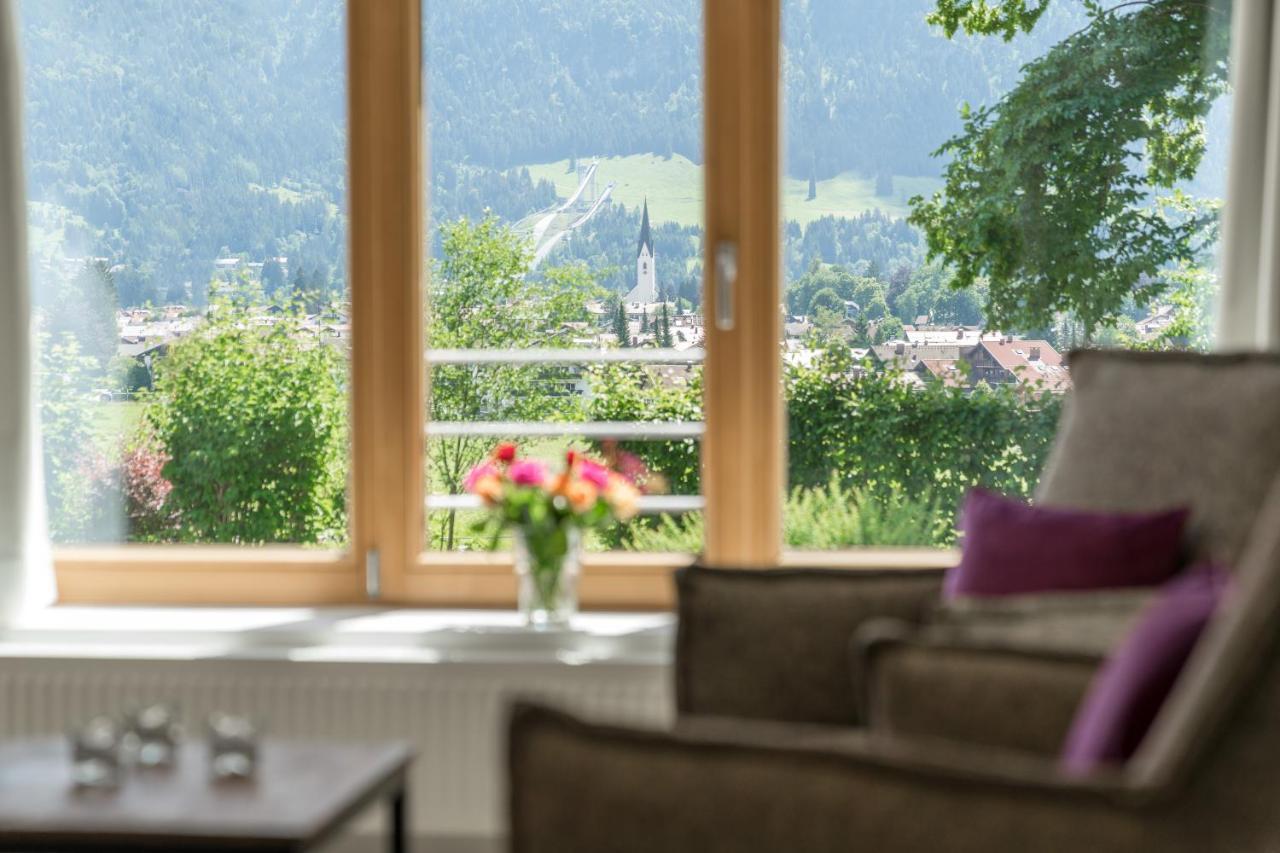 Ferienwohnungen Alpentraum - Landhaus Gutermann Oberstdorf Exterior foto